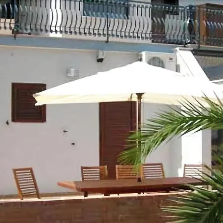 Bed & Breakfast Perla Del Sole 2*